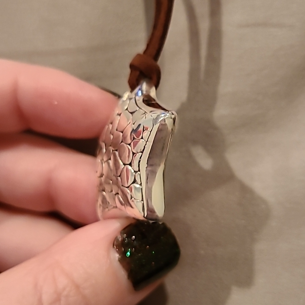 Sterling silver star with adjustable leather cord - Picture 5 of 6